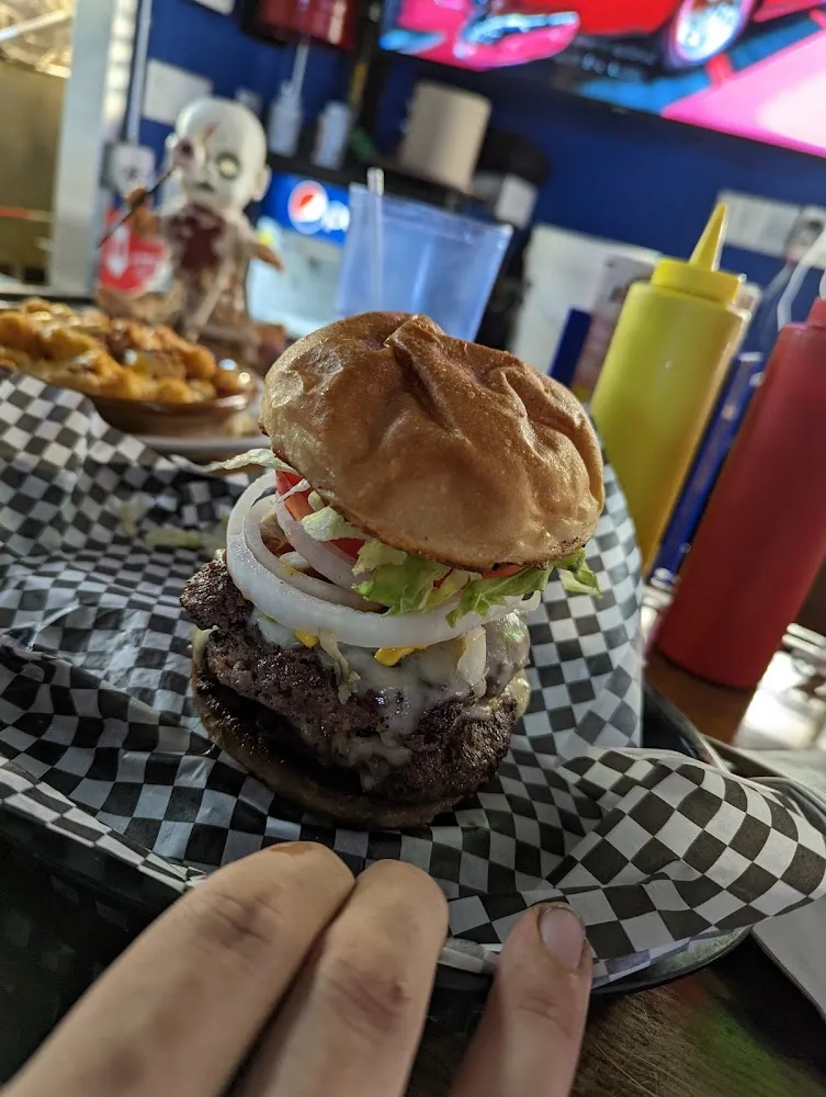 Johnnie's One Pounder Burger